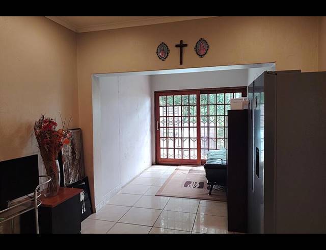 2 BEDROOM TOWNHOUSE FOR SALE IN MORNINGHILL